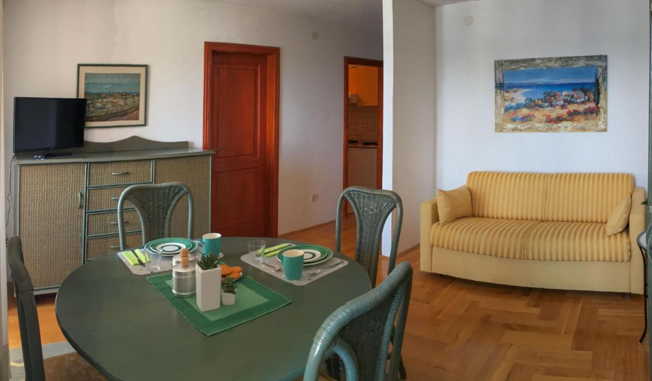 Clorinda Sea View Free Parking Apartment โรวีน ภายนอก รูปภาพ